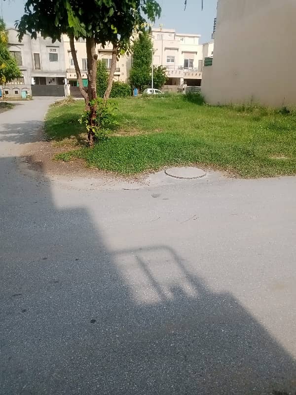 Corner Plot For Sale Usman Block 5