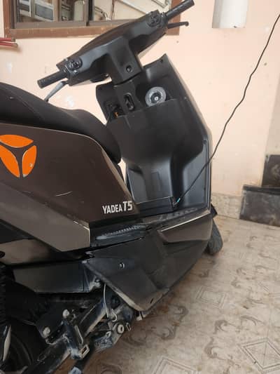 yadea t5 grapine