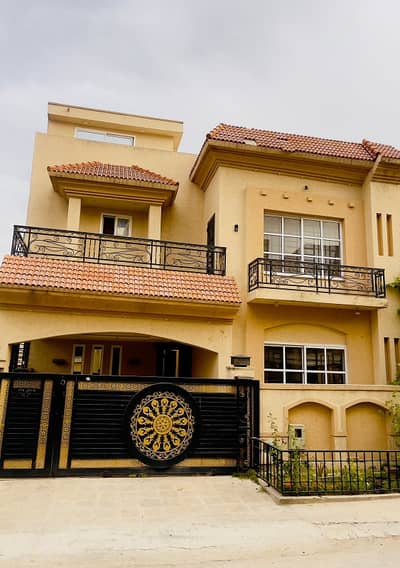 Double Unit 7marla Slightly Used House For Sale