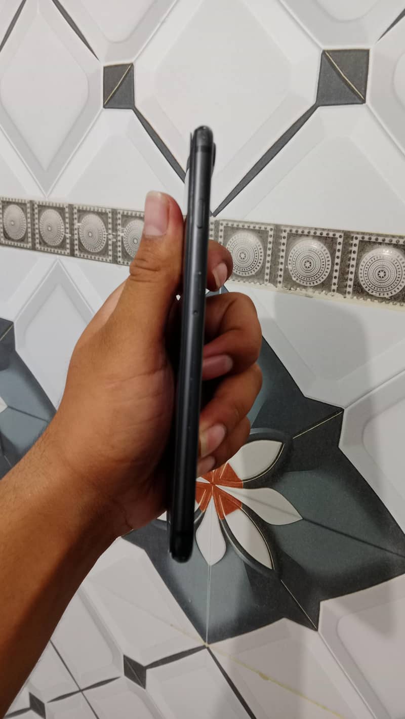 Apple iPhone 7 Plus 2