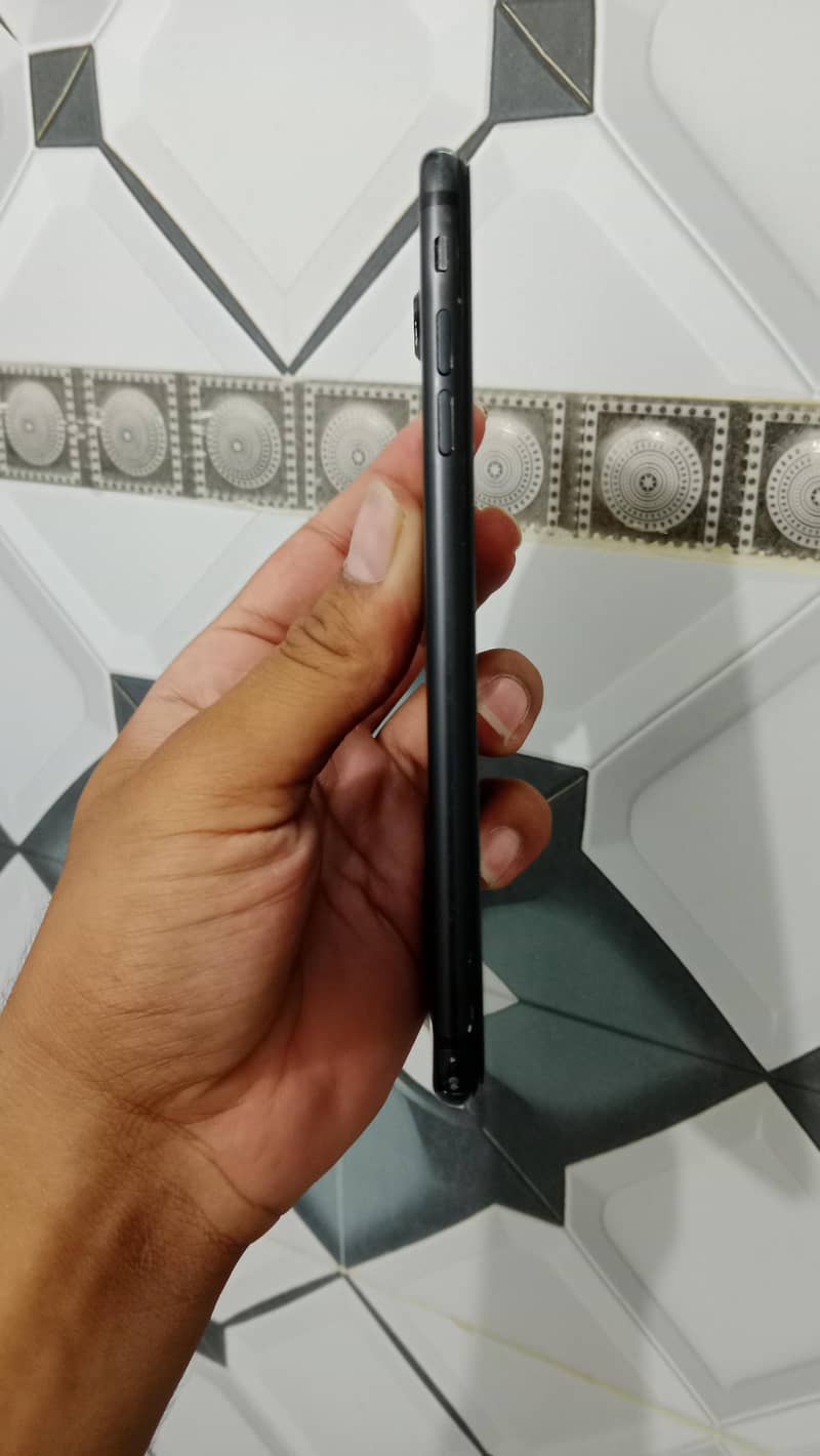 Apple iPhone 7 Plus 4