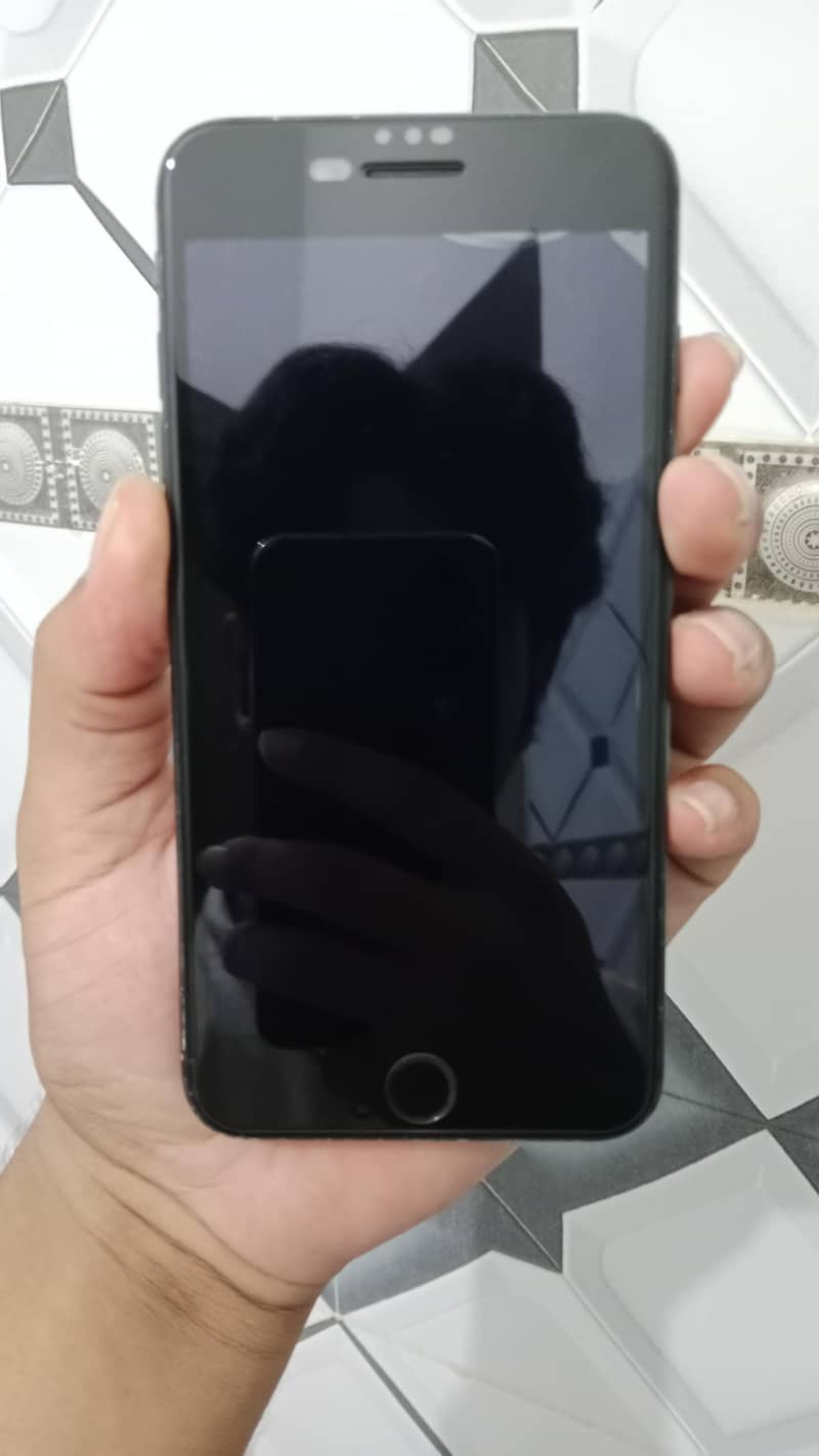 Apple iPhone 7 Plus 5
