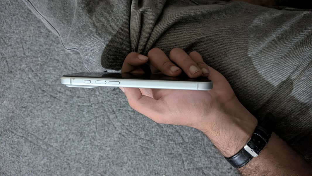 Apple iPhone 17 Pro Max 4