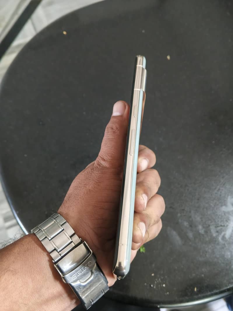 Google pixel 7 pro 4