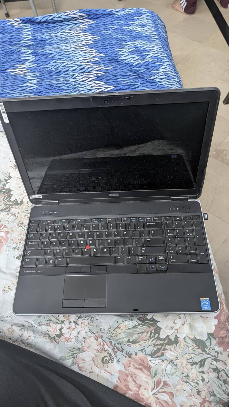 Dell Latitude E6540 0