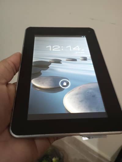 TABLET ACER ORIGINAL TABLET BATTERY TIME . MAIN APPS WORKING PROPERLY. .