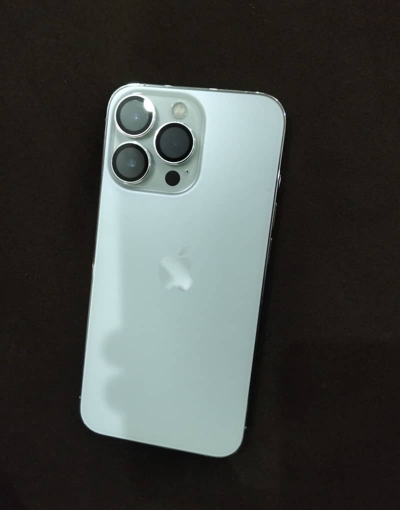 Apple iPhone 13 Pro 2