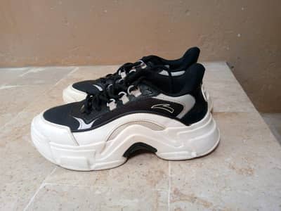 shoes for sale woman and men new hain  size 37.5