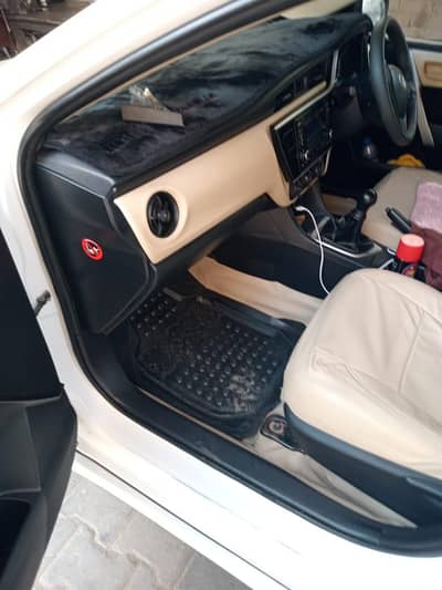 Toyota Corolla GLI 2018 super wahite alloy wheels Grandi new style