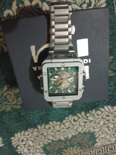 classic watch stylish look