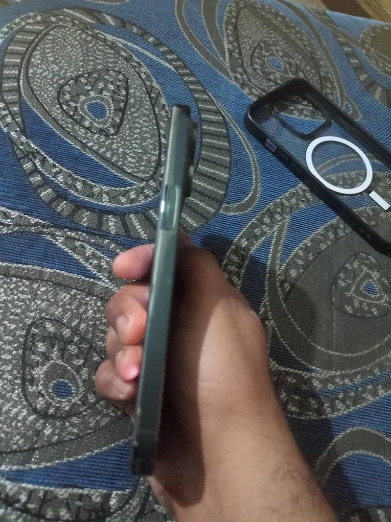 Apple iPhone 13 Pro 3
