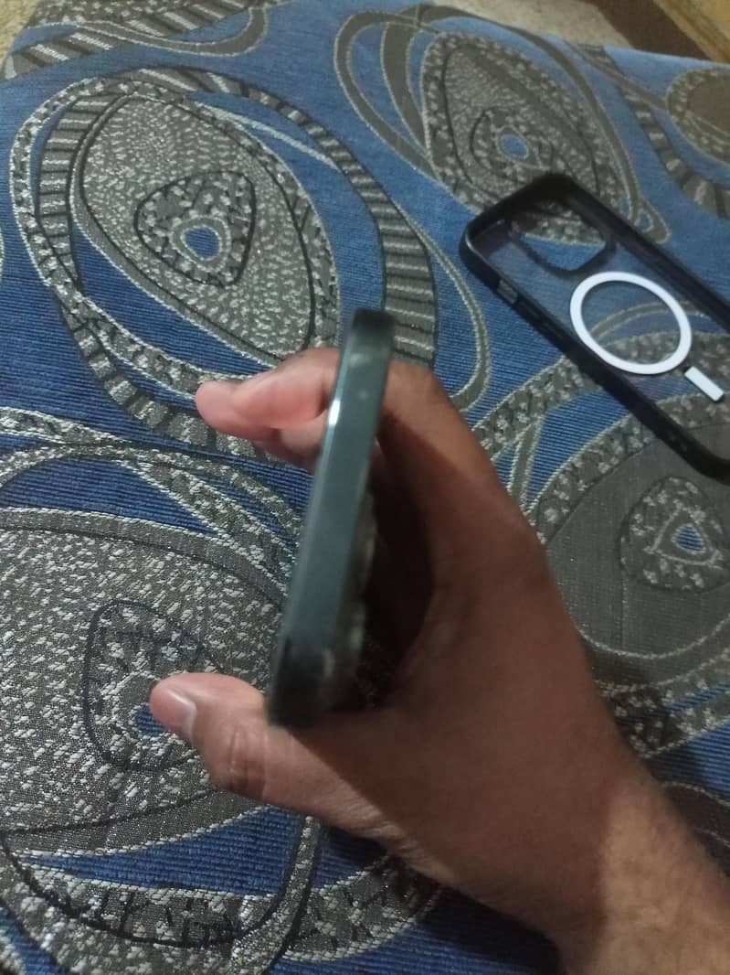 Apple iPhone 13 Pro 4