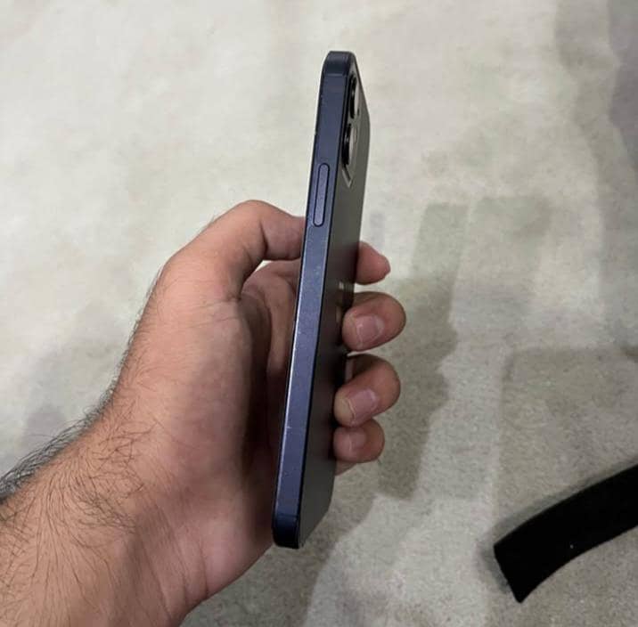 Apple iPhone 12 2