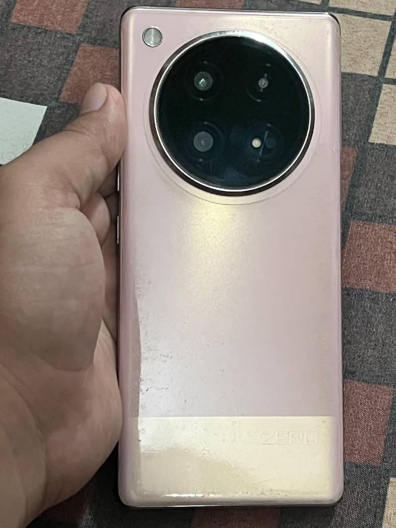Infinix Zero 40 1