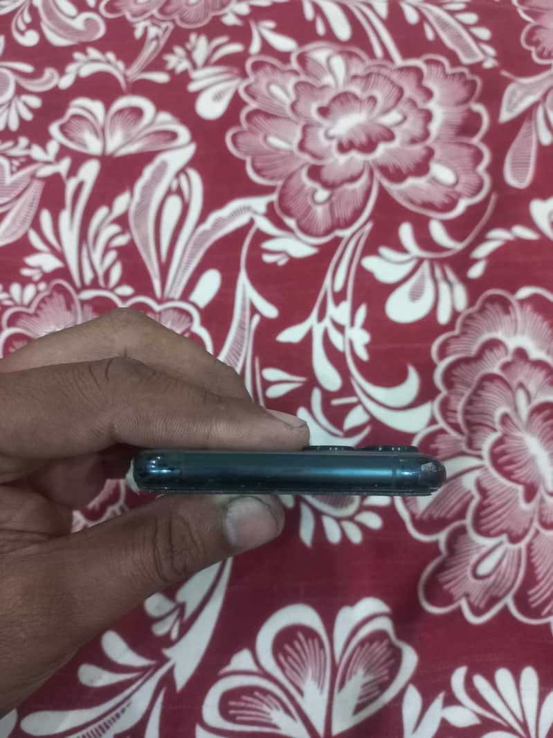 Apple iPhone 11 Pro 3