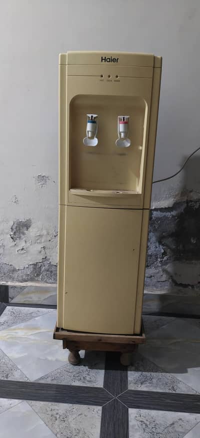 Haier water dispancer
