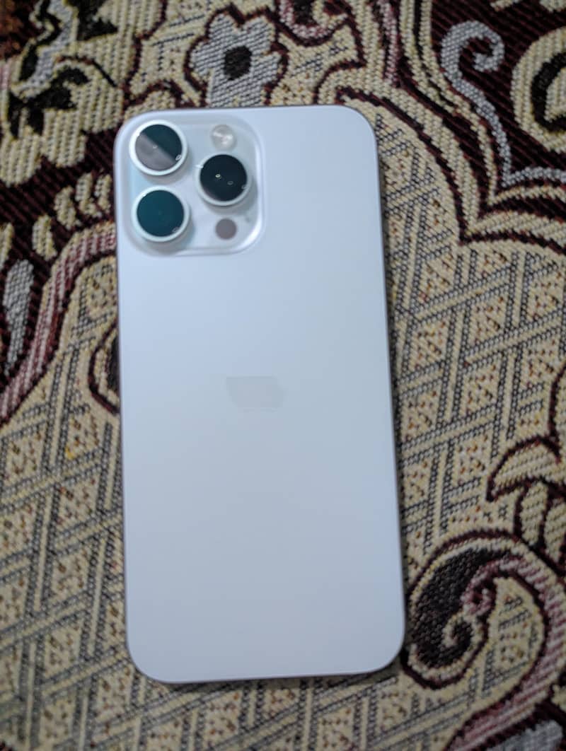Apple iPhone 16 Pro Max 0