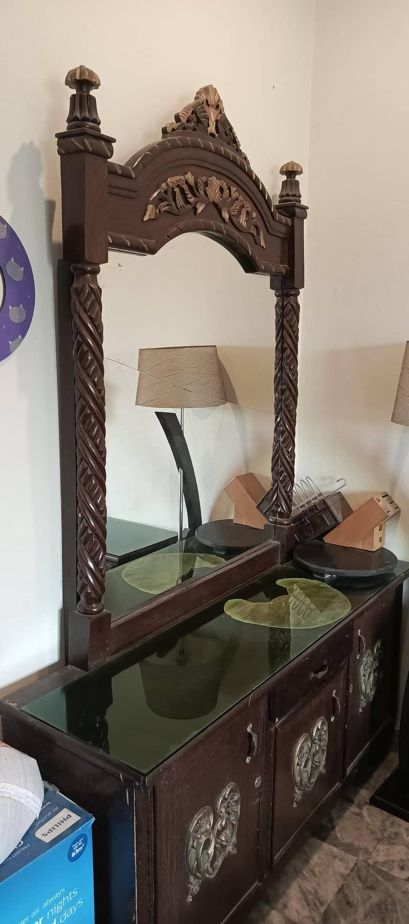bedset and showcase 4