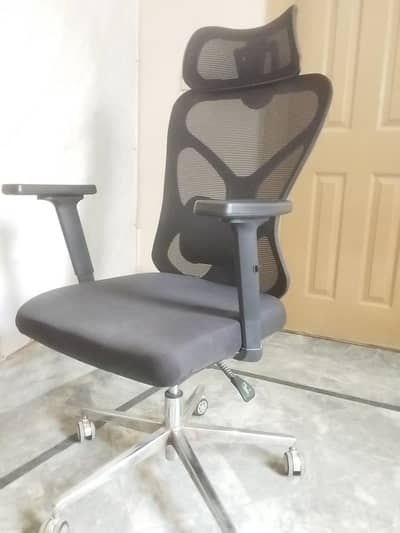 Gaming Chair / Ergonomic chair For sale