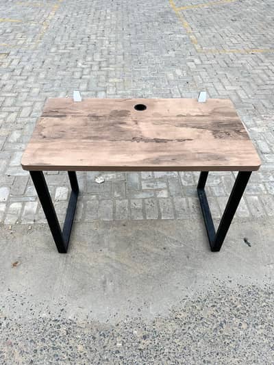 Lasani Sheet Tables x9
