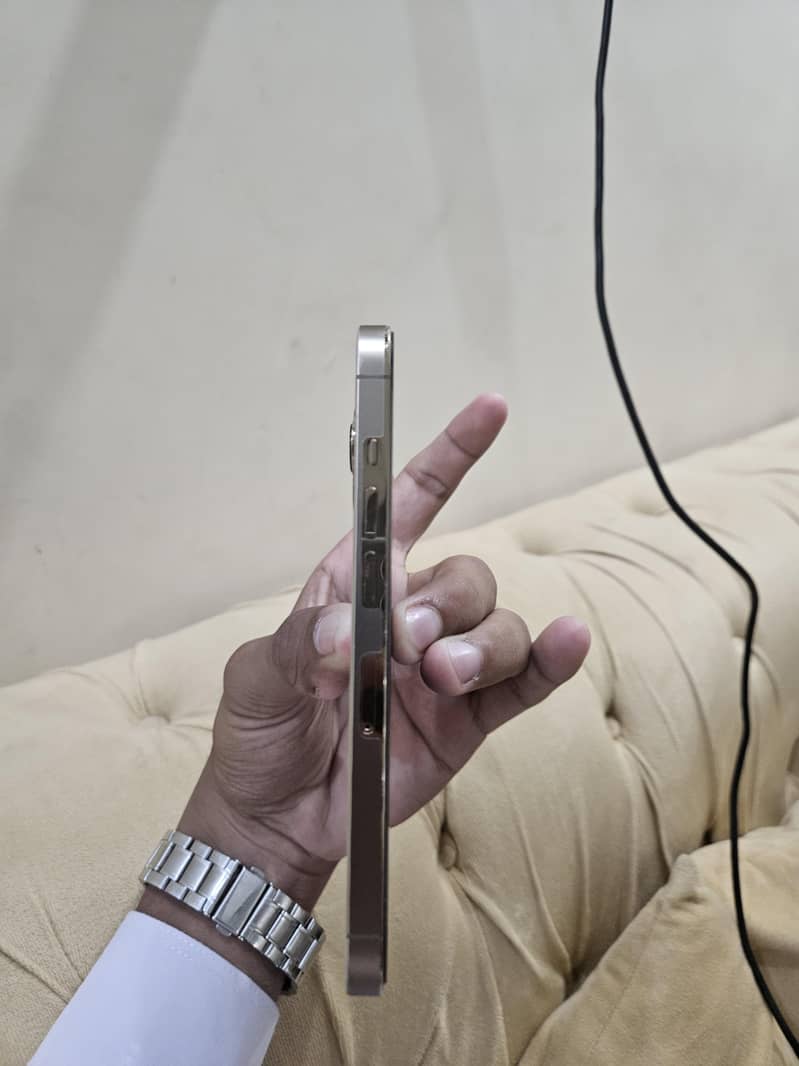 Apple iPhone 13 Pro 4