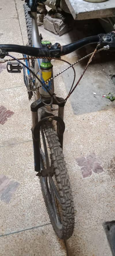gear wali cycle. new tyre. tube new. sarawas full ok shaakh wali new seat