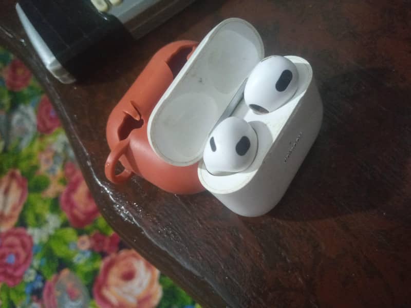 earbuds 1