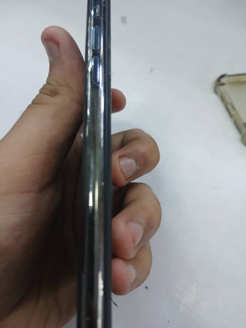 Apple iPhone 11 Pro 3