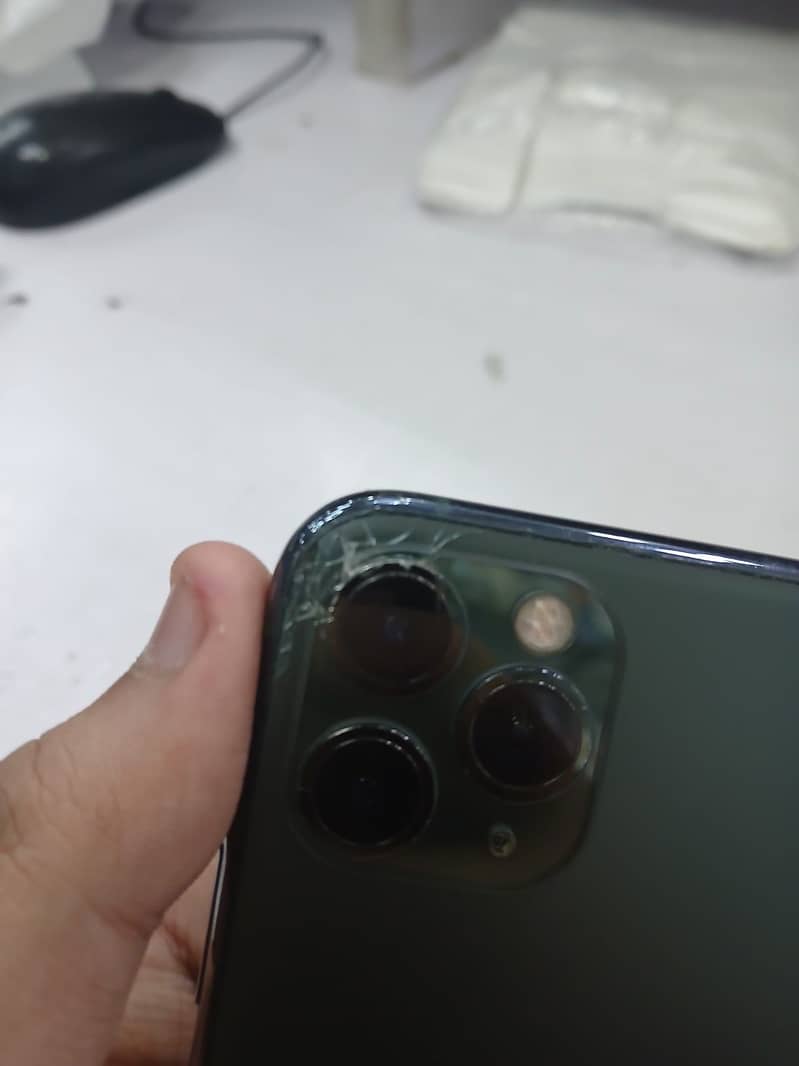 Apple iPhone 11 Pro 1