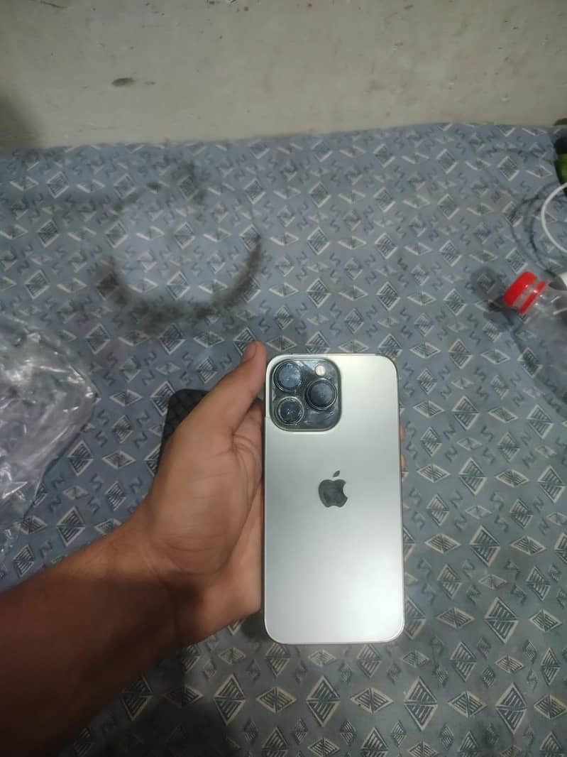 Apple iPhone 13 Pro 4
