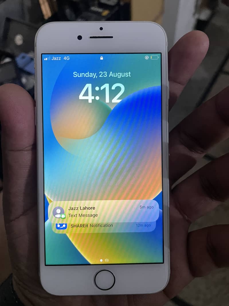 Apple iPhone 8 1