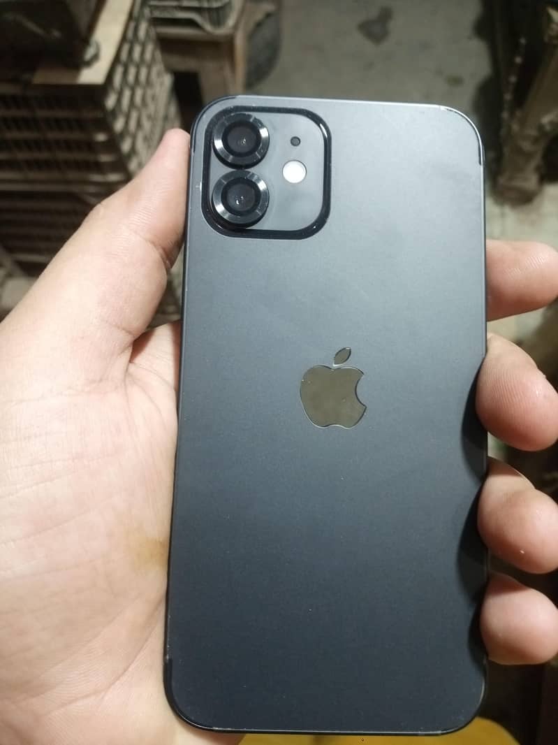 Apple iPhone 12 1