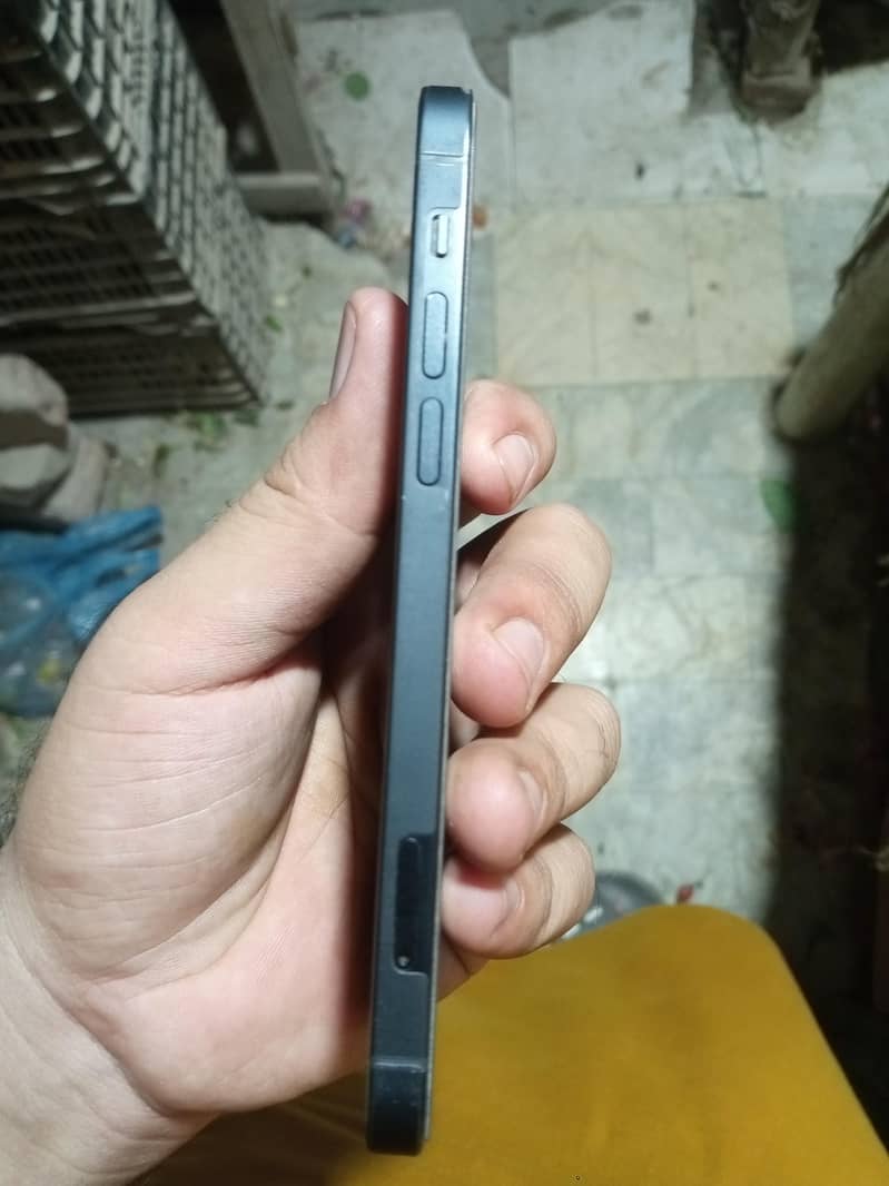 Apple iPhone 12 5