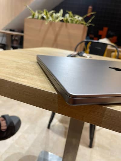 Apple MacBook Pro M2 Max – 38-Core GPU – 1TB SSD – Excellent Condition