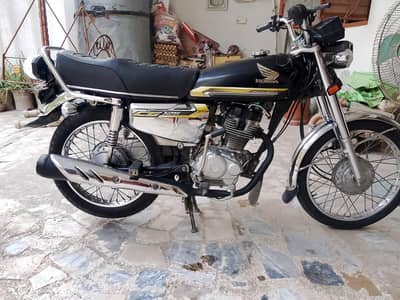 Honda cg 125 self start pakka 21 model total genuine urgent for sale