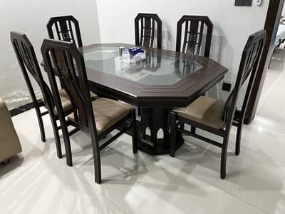 Dinning table with chairs