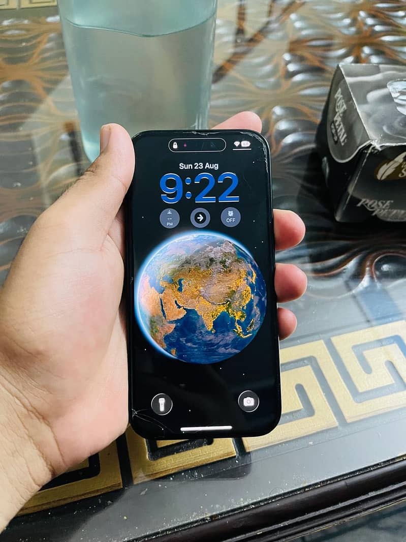 Apple iPhone 15 4