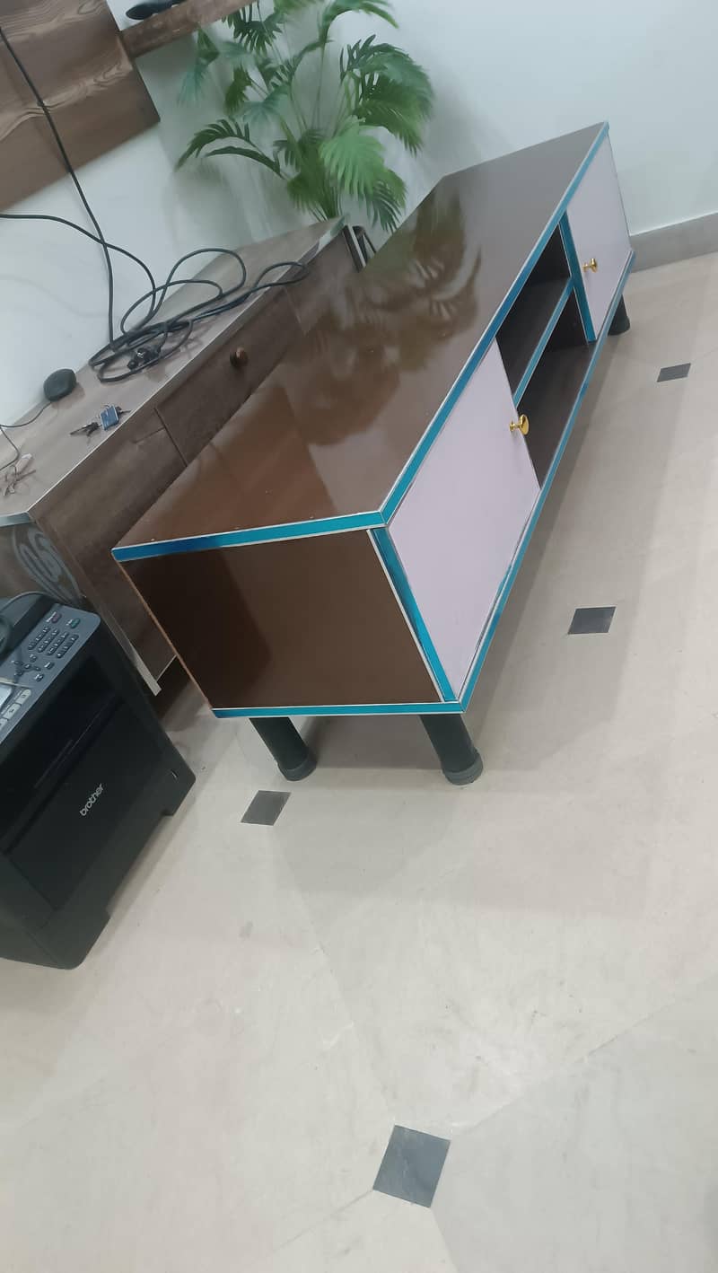 TV Console 2