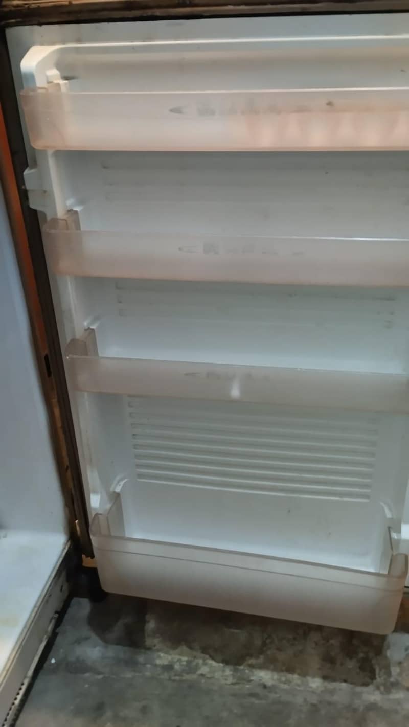 dawlance fridge 1