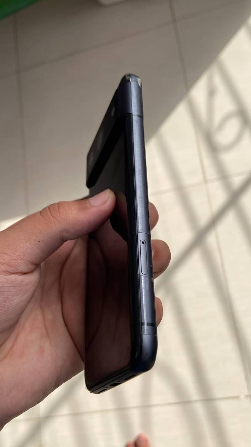 Google Pixel 8 4