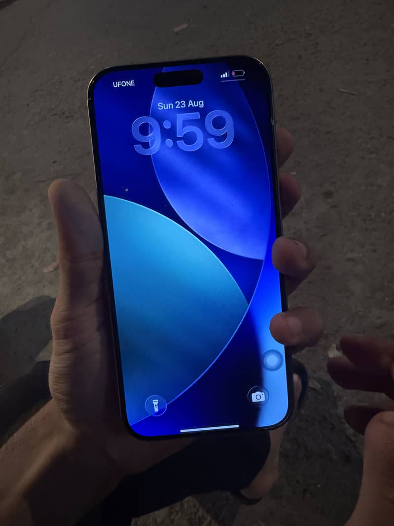 Apple iPhone 16 Pro Max 3