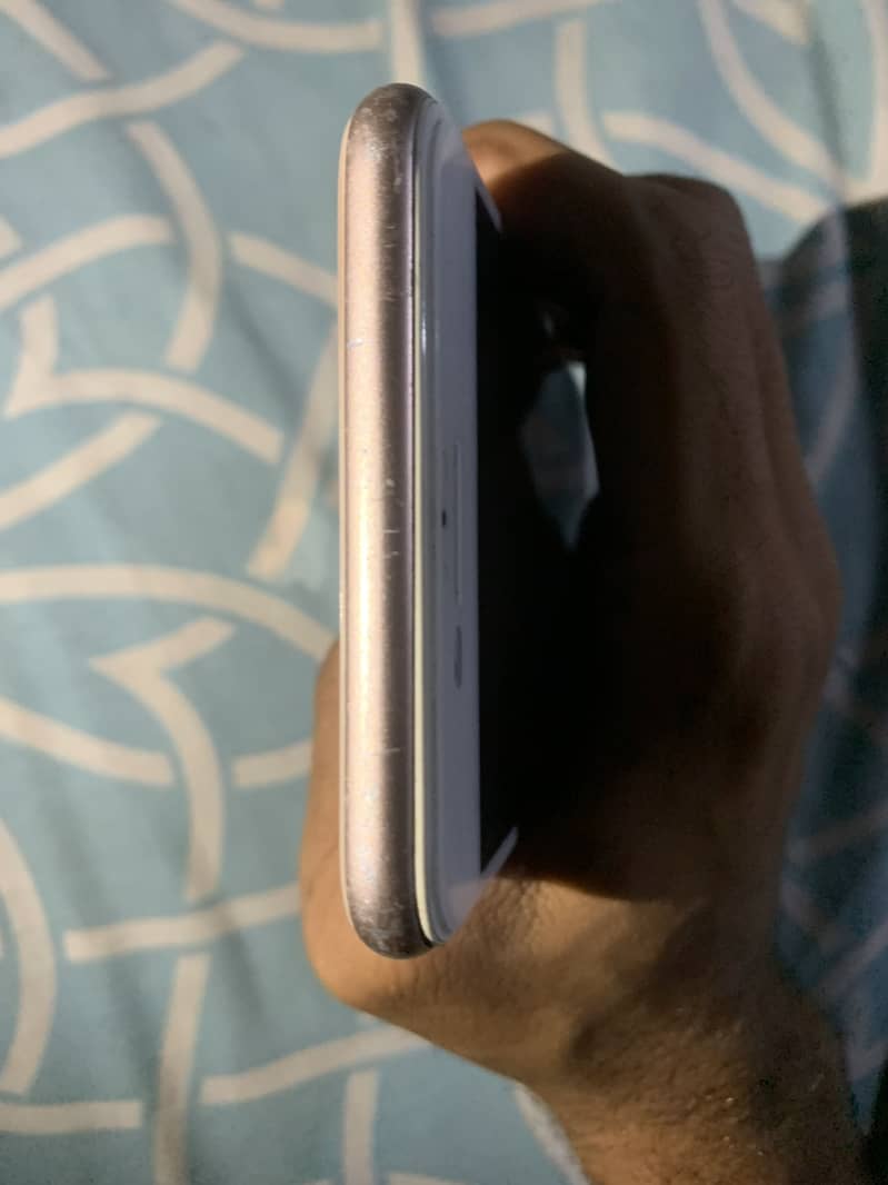 Apple iPhone 8 Plus 1