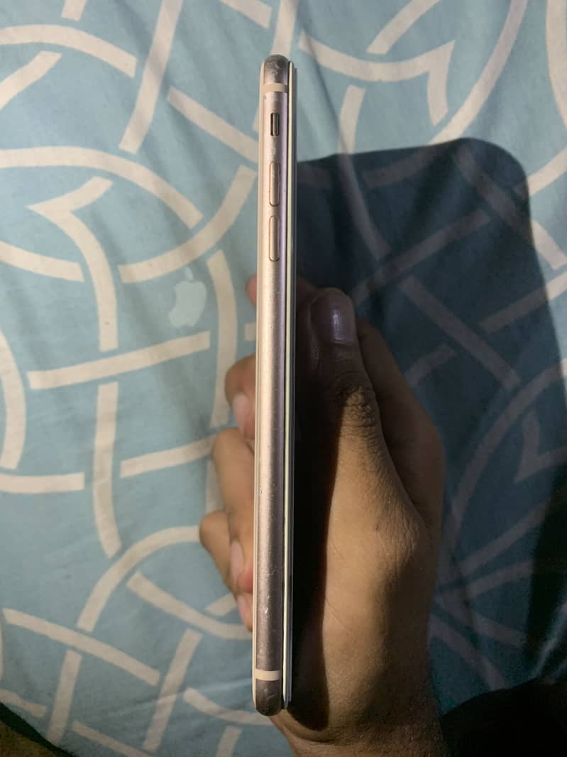 Apple iPhone 8 Plus 2