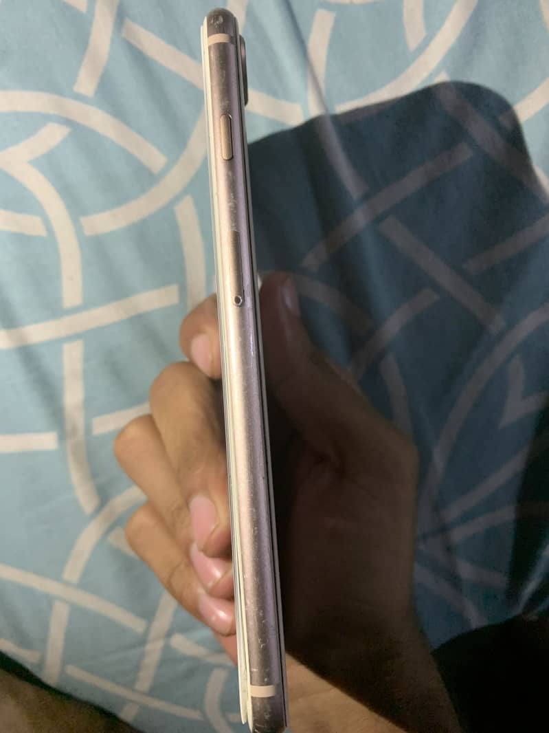 Apple iPhone 8 Plus 6