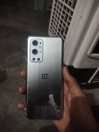 one plus 9 pro 5G 12/256
