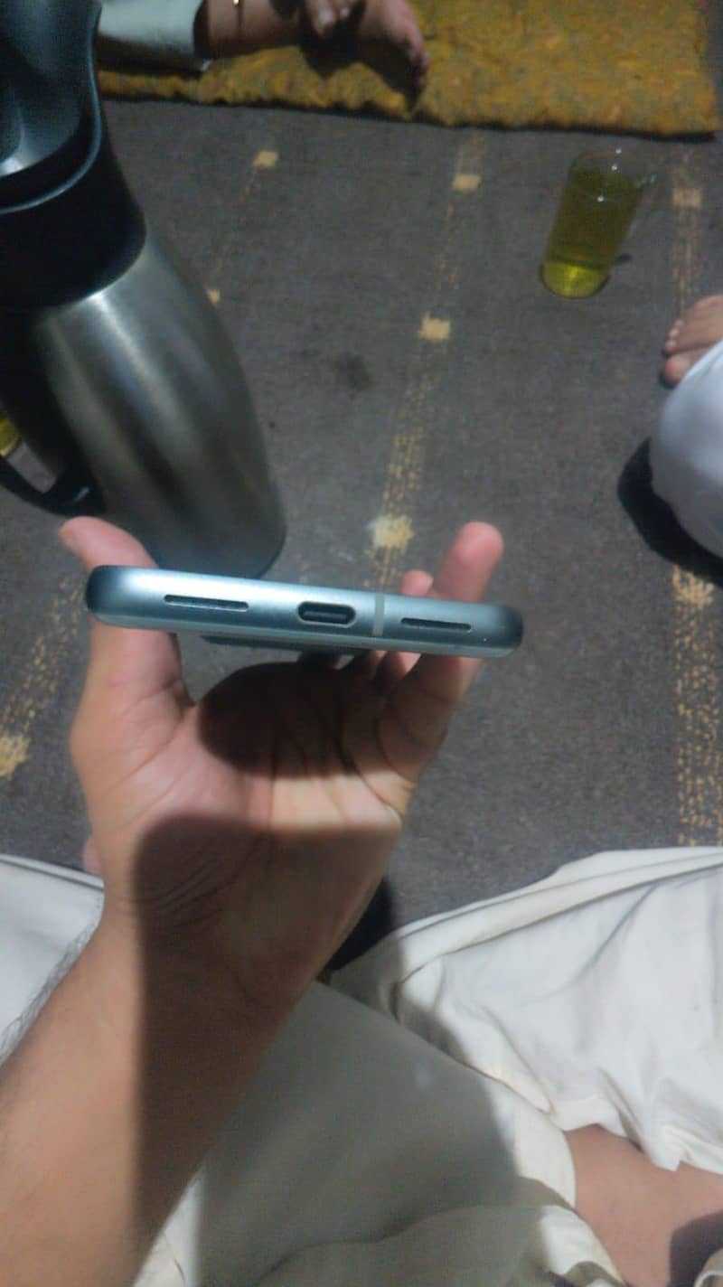 Google Pixel 8 2
