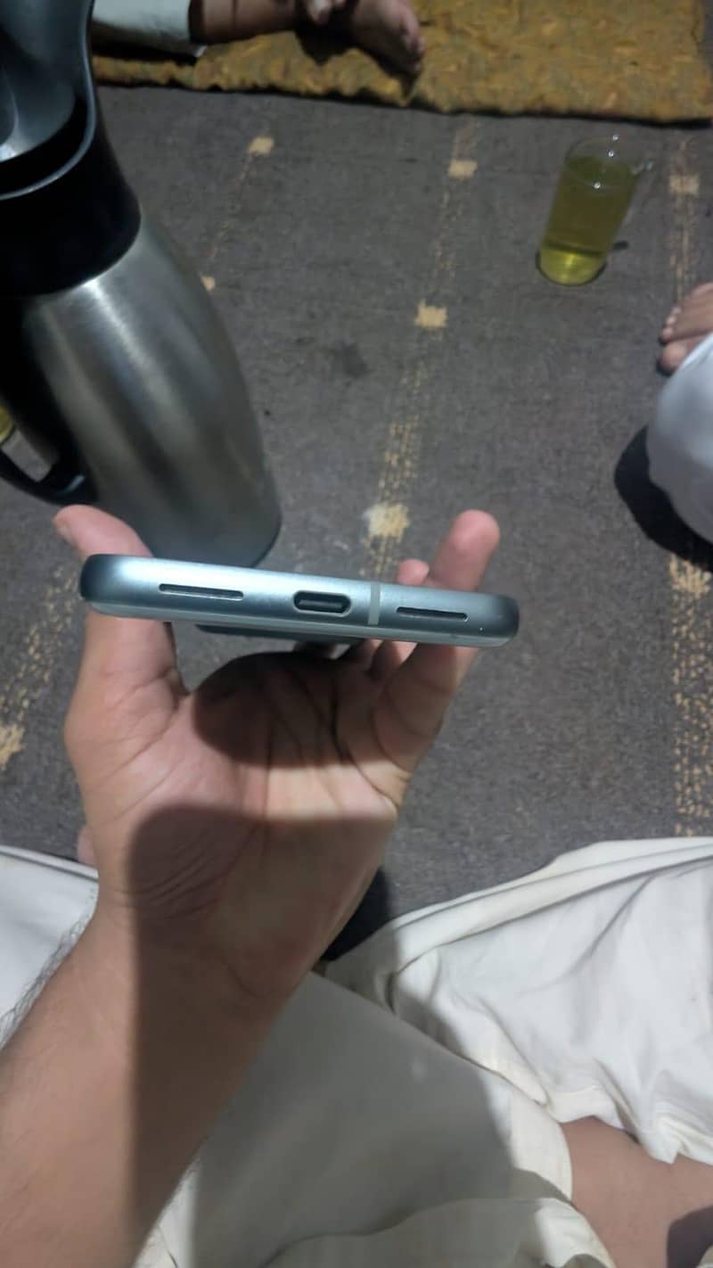 Google Pixel 8 3