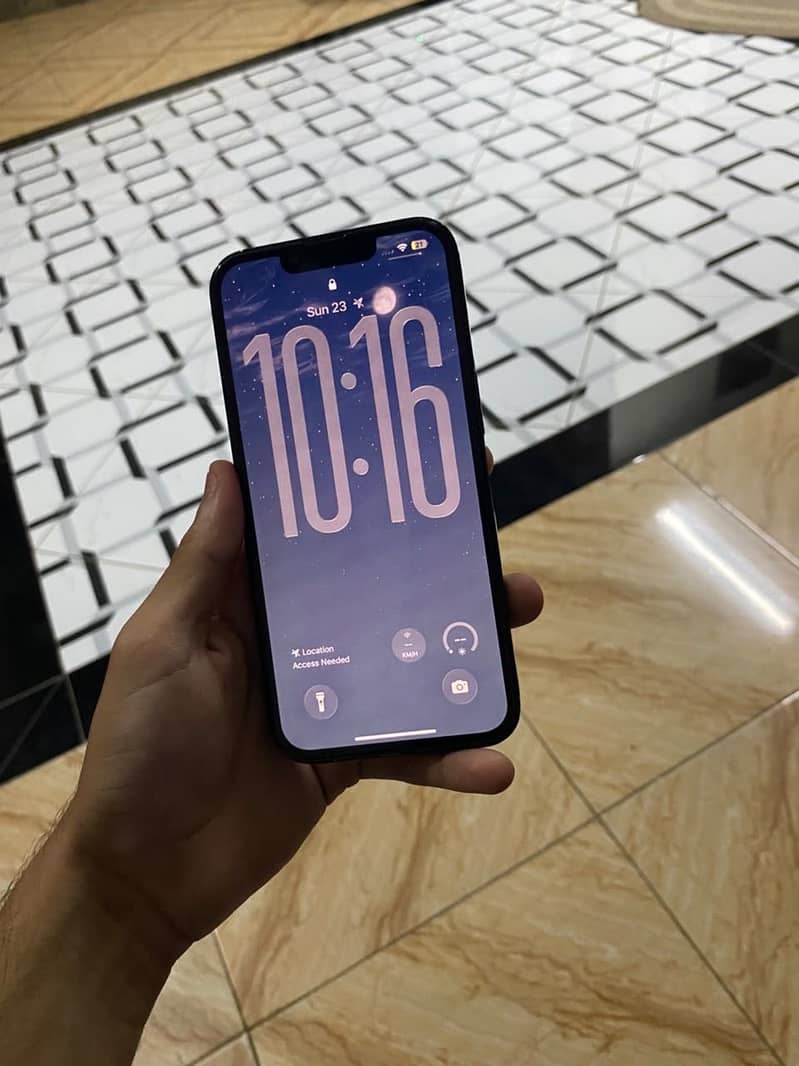 Apple iPhone 13 1