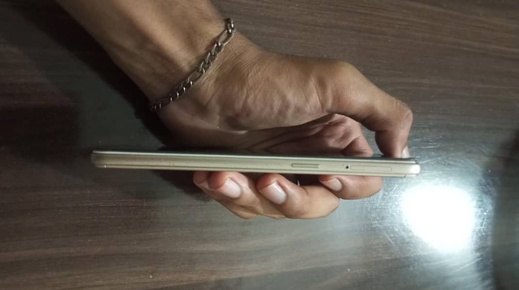 OPPO A37 1