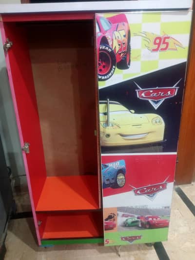 Kids Cupboard and Dressing Boht Sasta